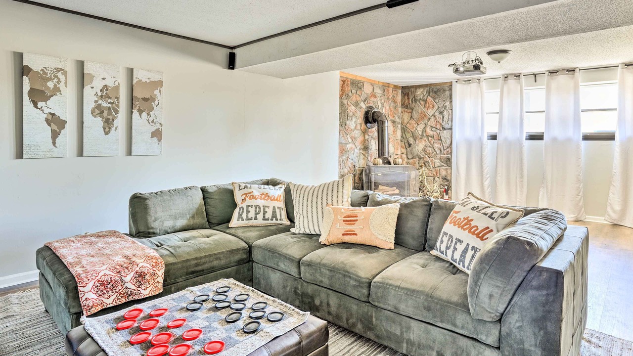 Photo of Livingroom in Flintstone