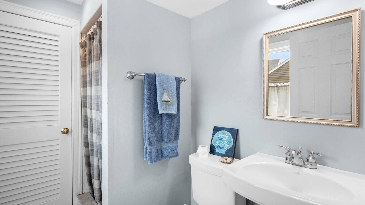Photo of Bathroom in Minot