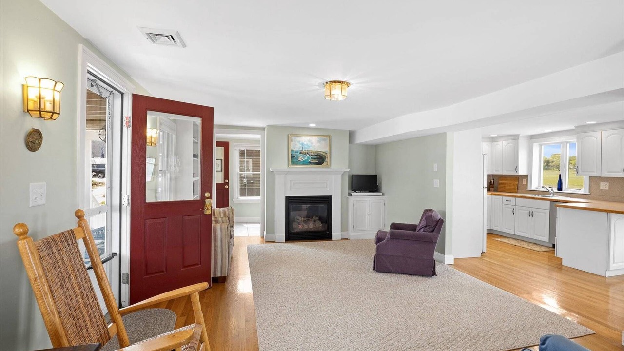 Photo of Livingroom in Minot