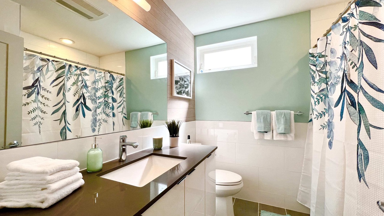 Photo of Bathroom in Broadway