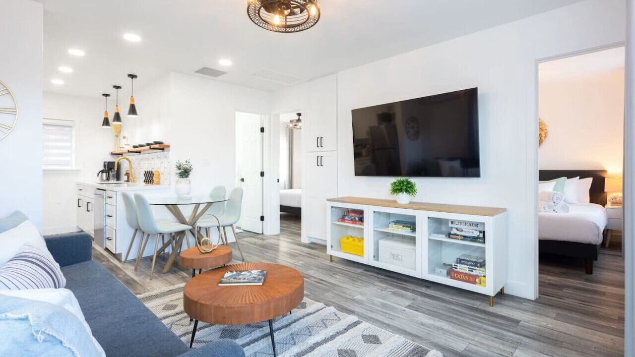 Photo of Livingroom in Grant Hill