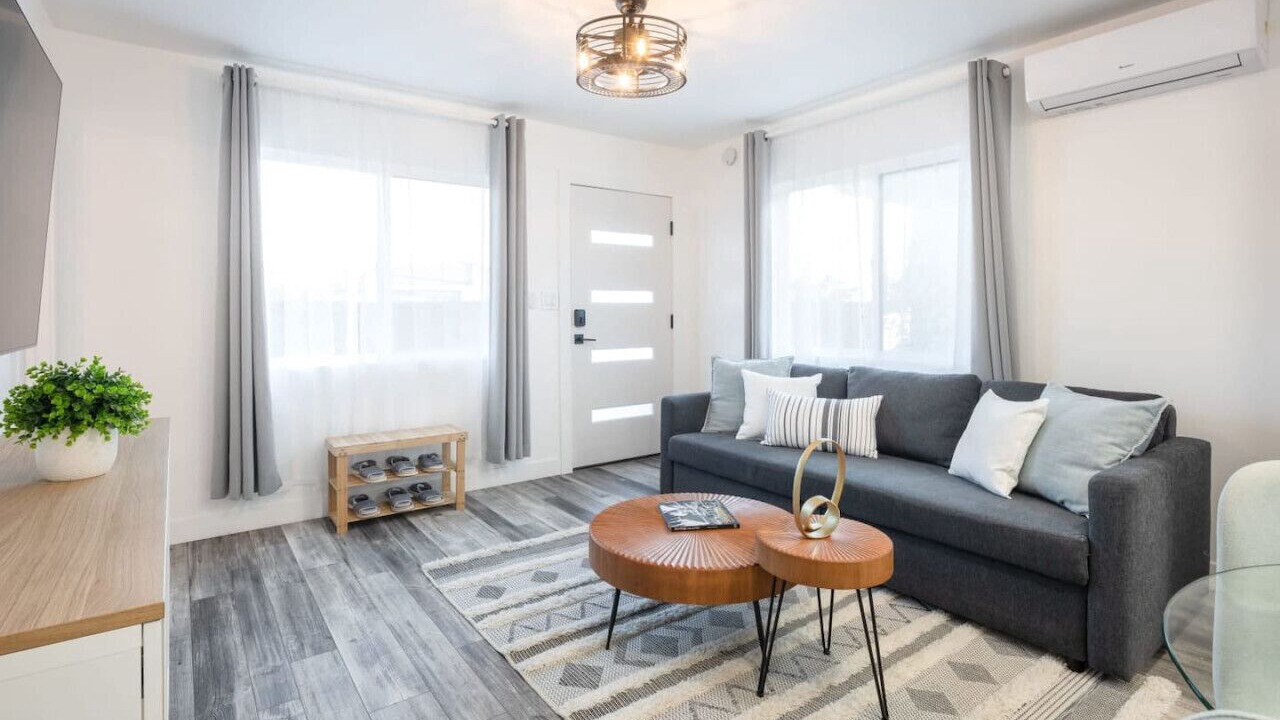 Photo of Livingroom in Grant Hill