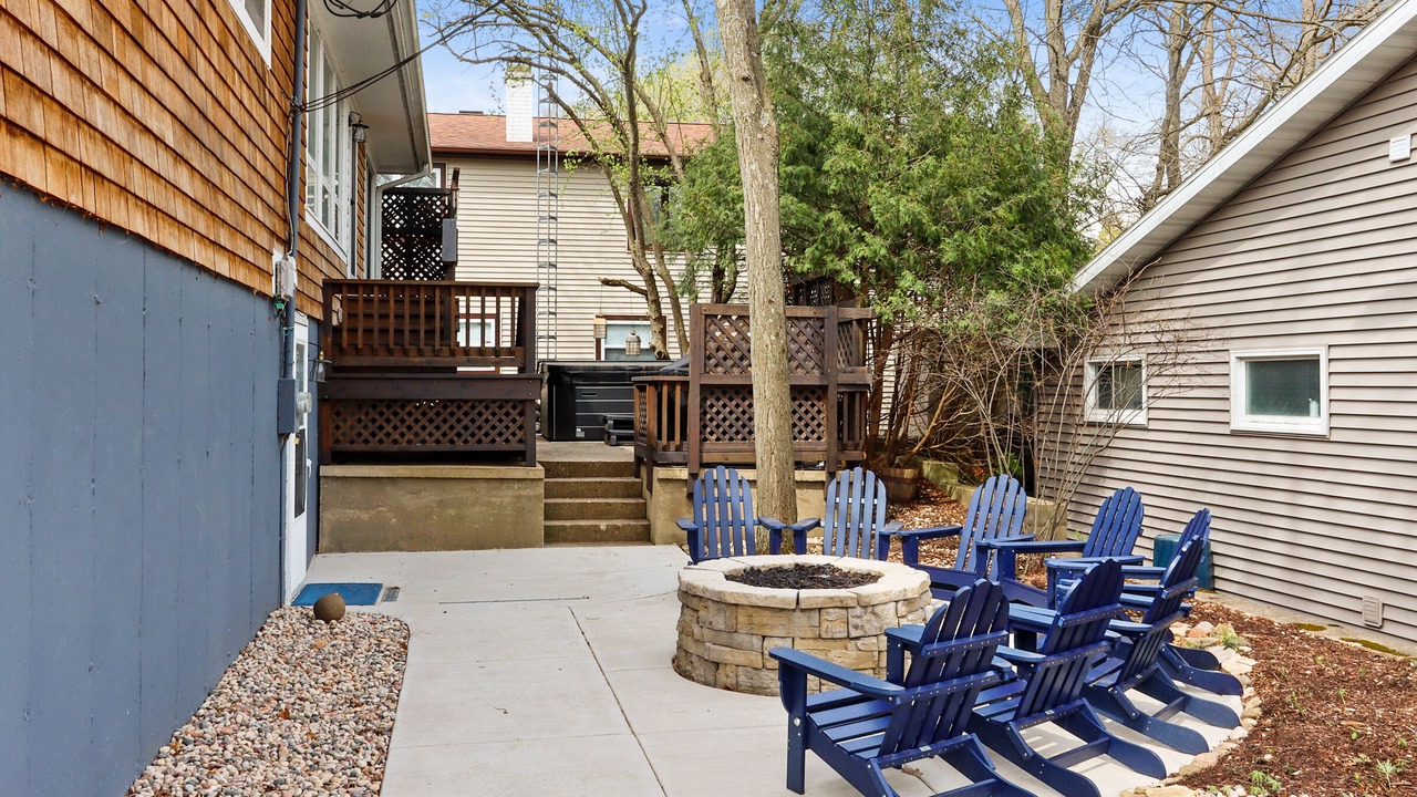 Photo of Patio Balcony in Williams Bay