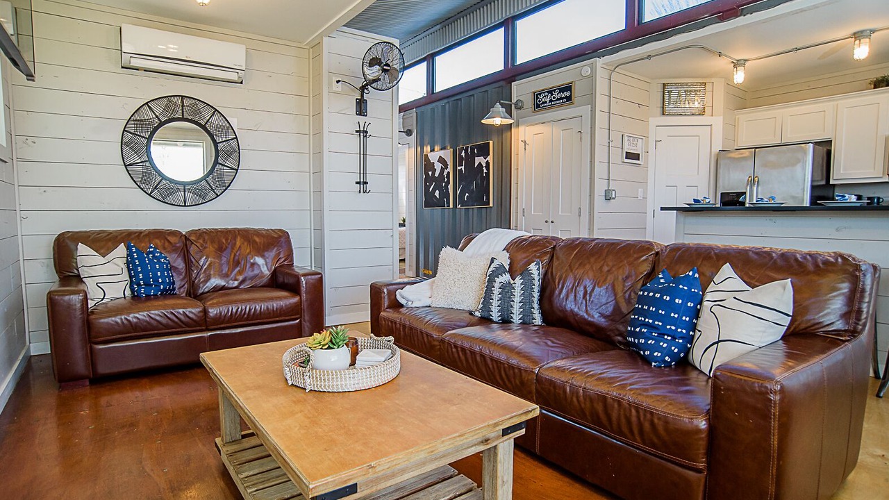 Photo of Livingroom in McQueeney