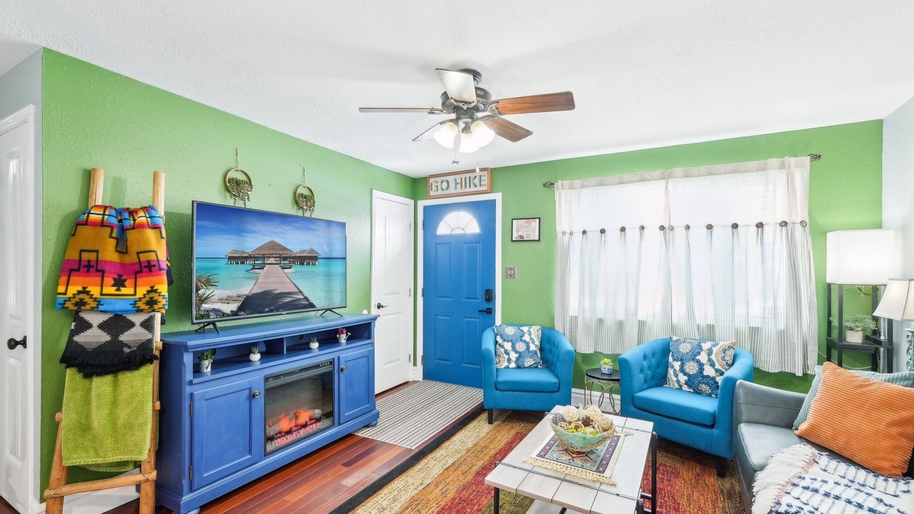 Photo of Livingroom in Lamar Heights Area