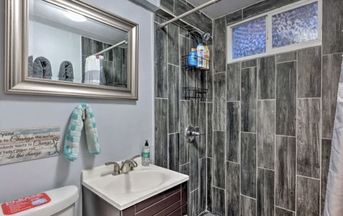 Photo of Bathroom in Lamar Heights Area
