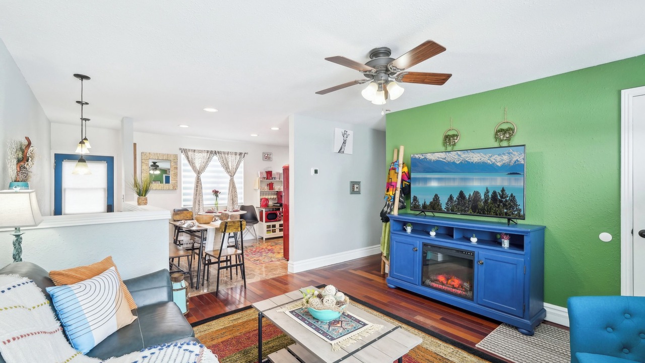 Photo of Livingroom in Lamar Heights Area