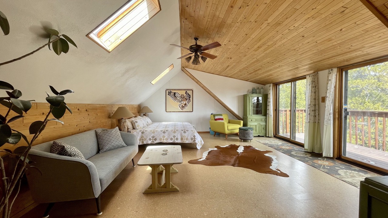 Photo of Livingroom in Coal Creek Canyon