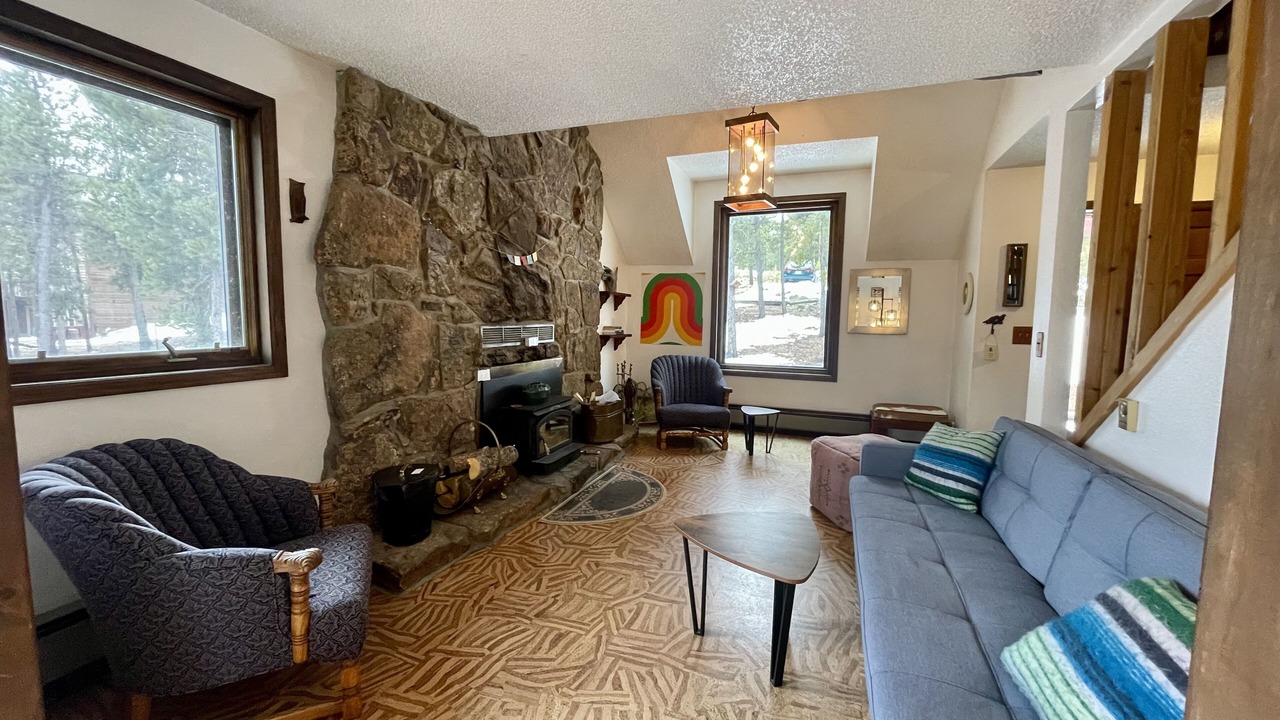Photo of Livingroom in Coal Creek Canyon