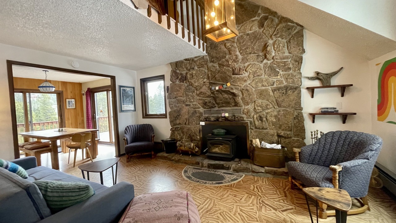 Photo of Livingroom in Coal Creek Canyon
