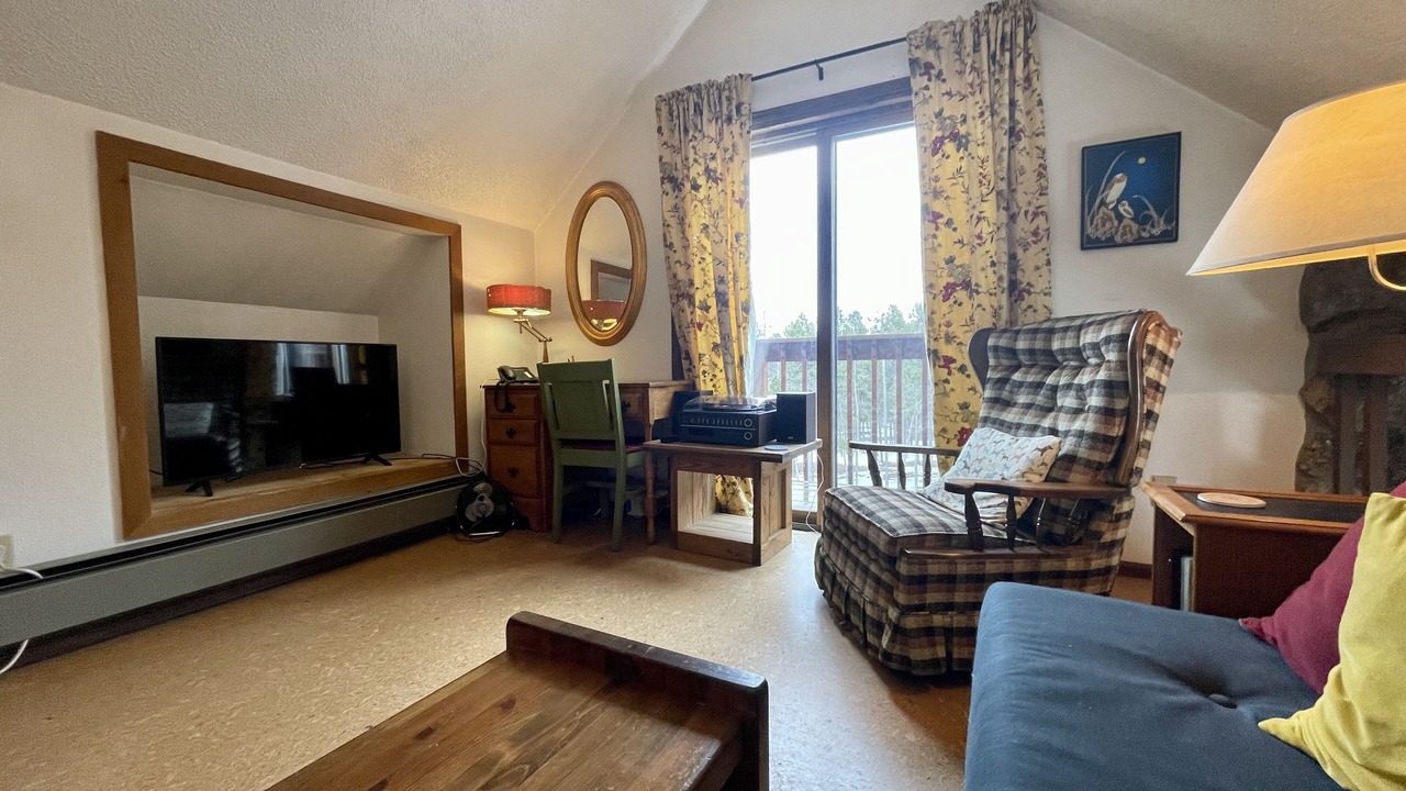 Photo of Livingroom in Coal Creek Canyon