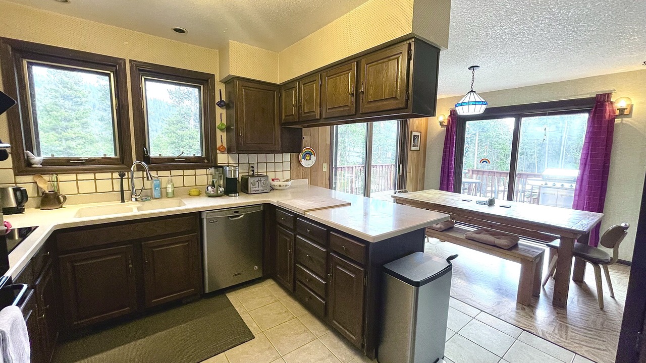 Photo of Kitchen in Coal Creek Canyon