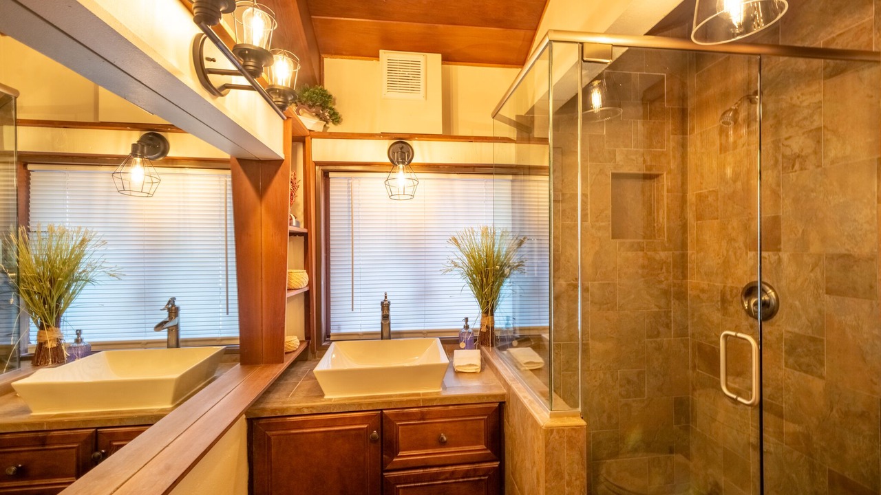 Photo of Bathroom in Alto