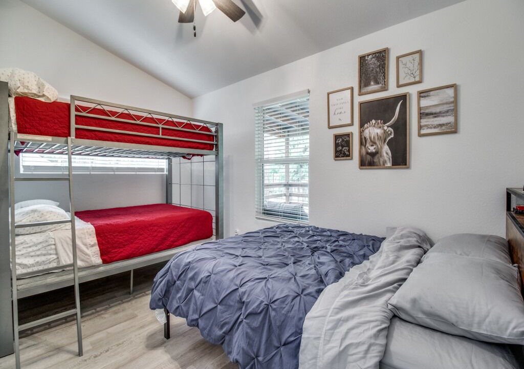 Photo of Bedroom in Pottsboro