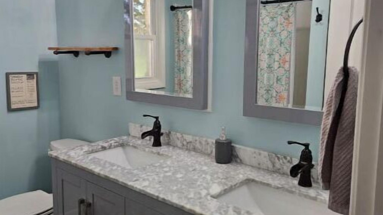 Photo of Bathroom in Grantville