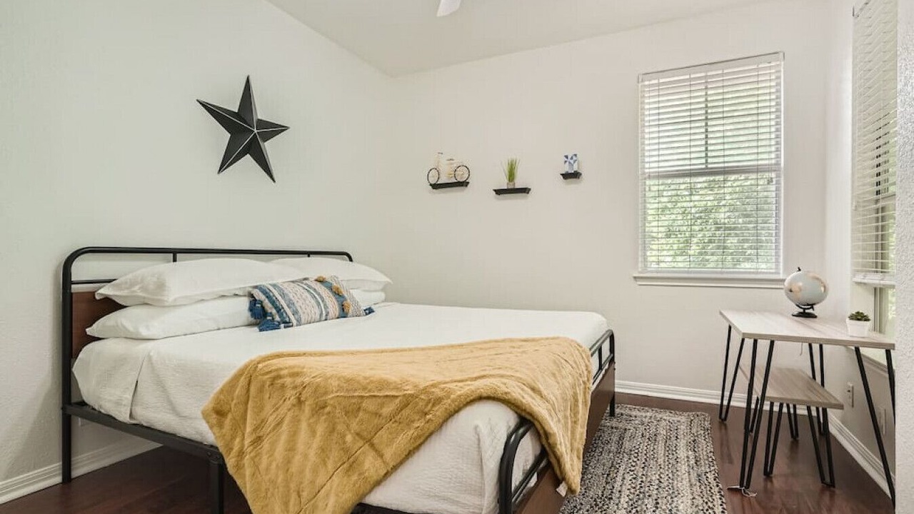 Photo of Bedroom in North Loop