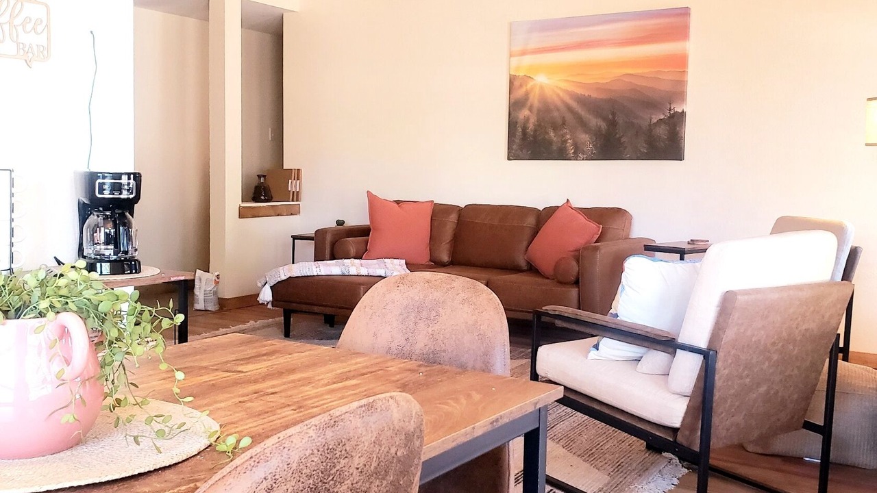 Photo of Livingroom in Alamogordo