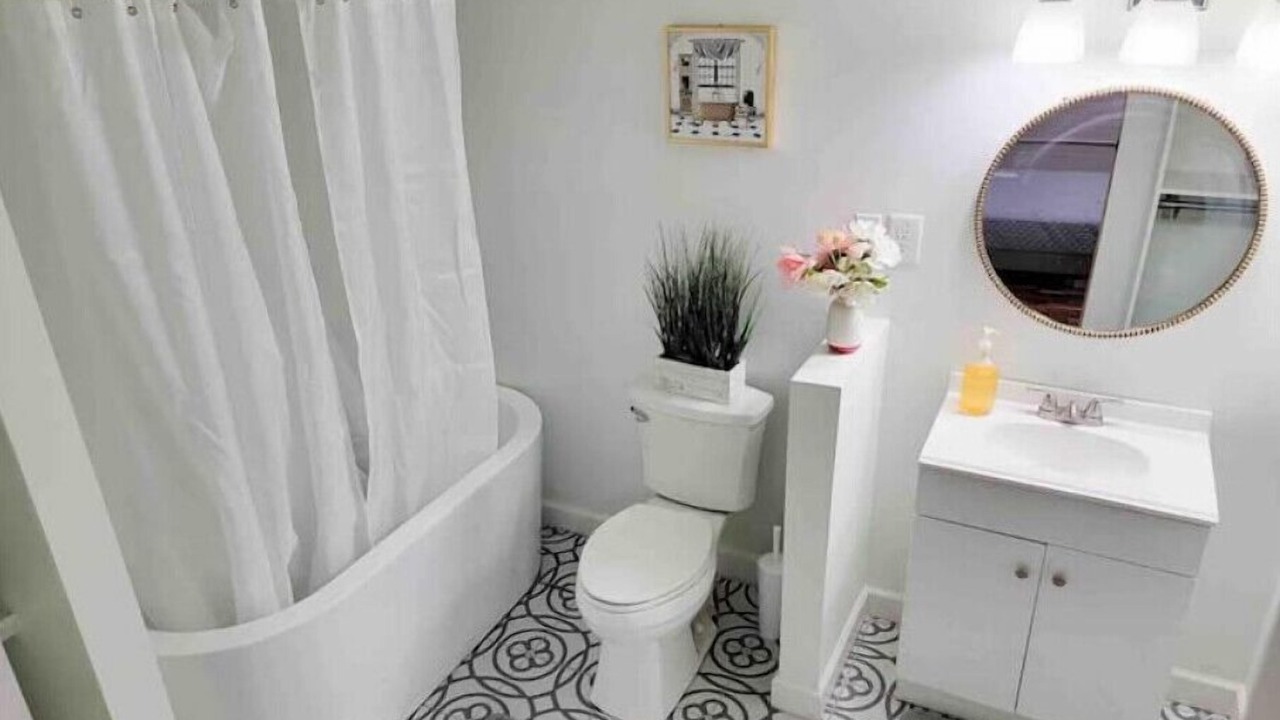 Photo of Bathroom in Charlotte Park