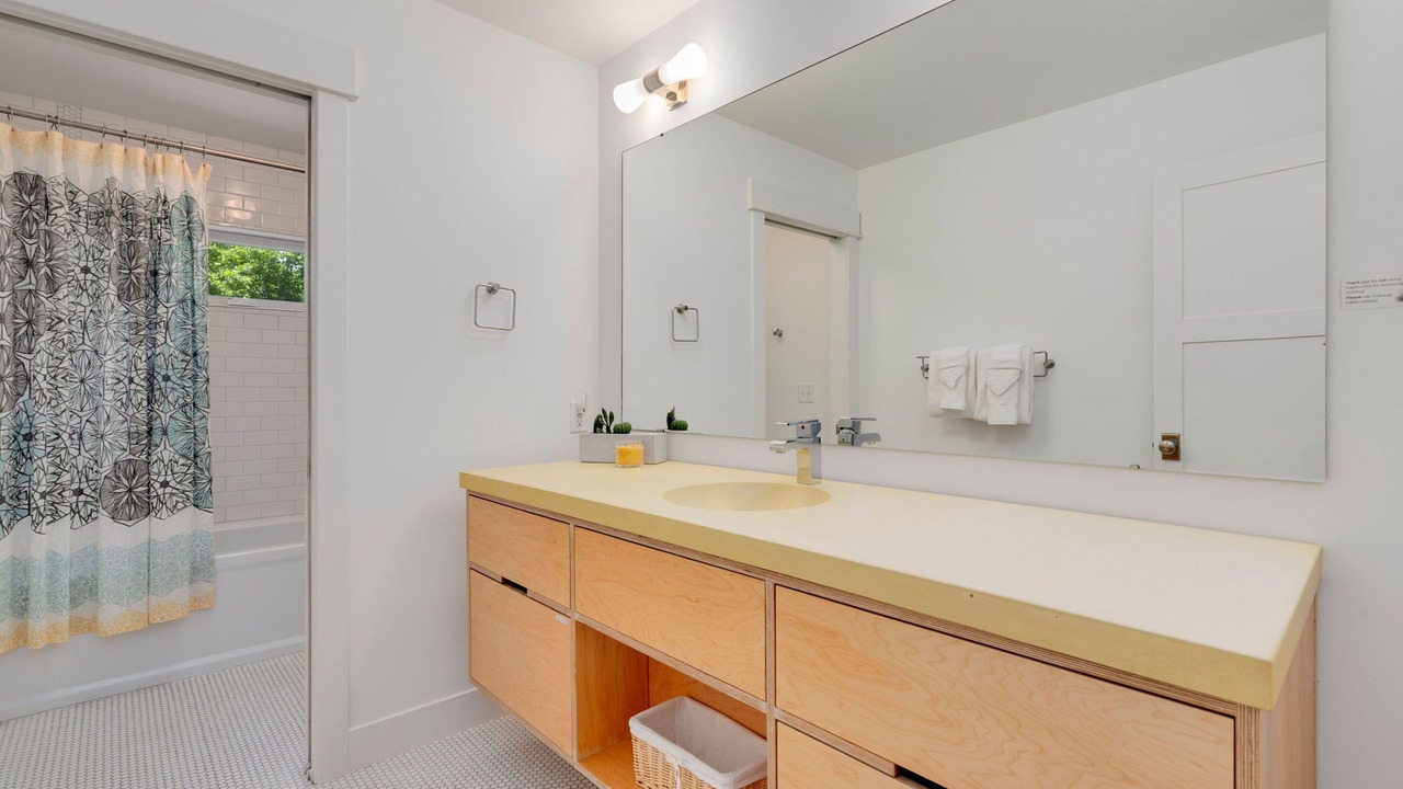 Photo of Bathroom in University Park