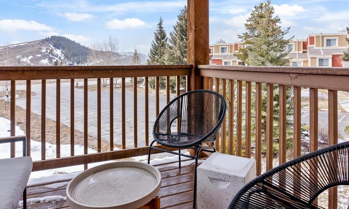 Photo of Patio Balcony in Summit Cove