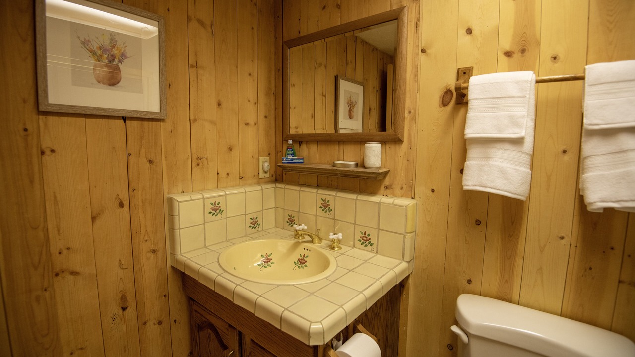 Photo of Bathroom in Morrison
