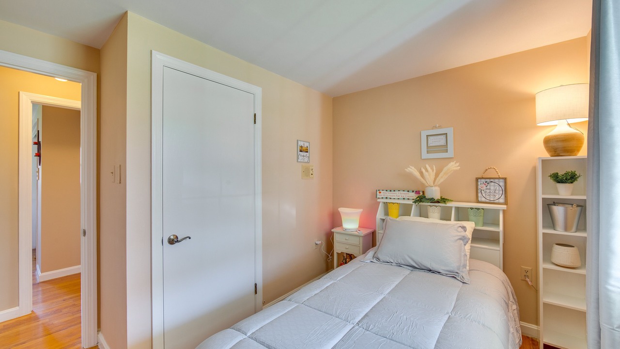 Photo of Bedroom in Leola