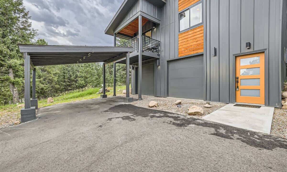 Photo of Outdoor in Evergreen Meadows