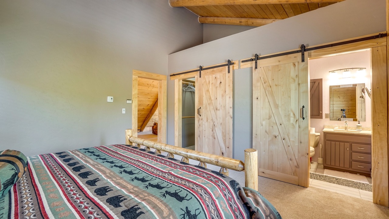 Photo of Bedroom in Crystal Lake