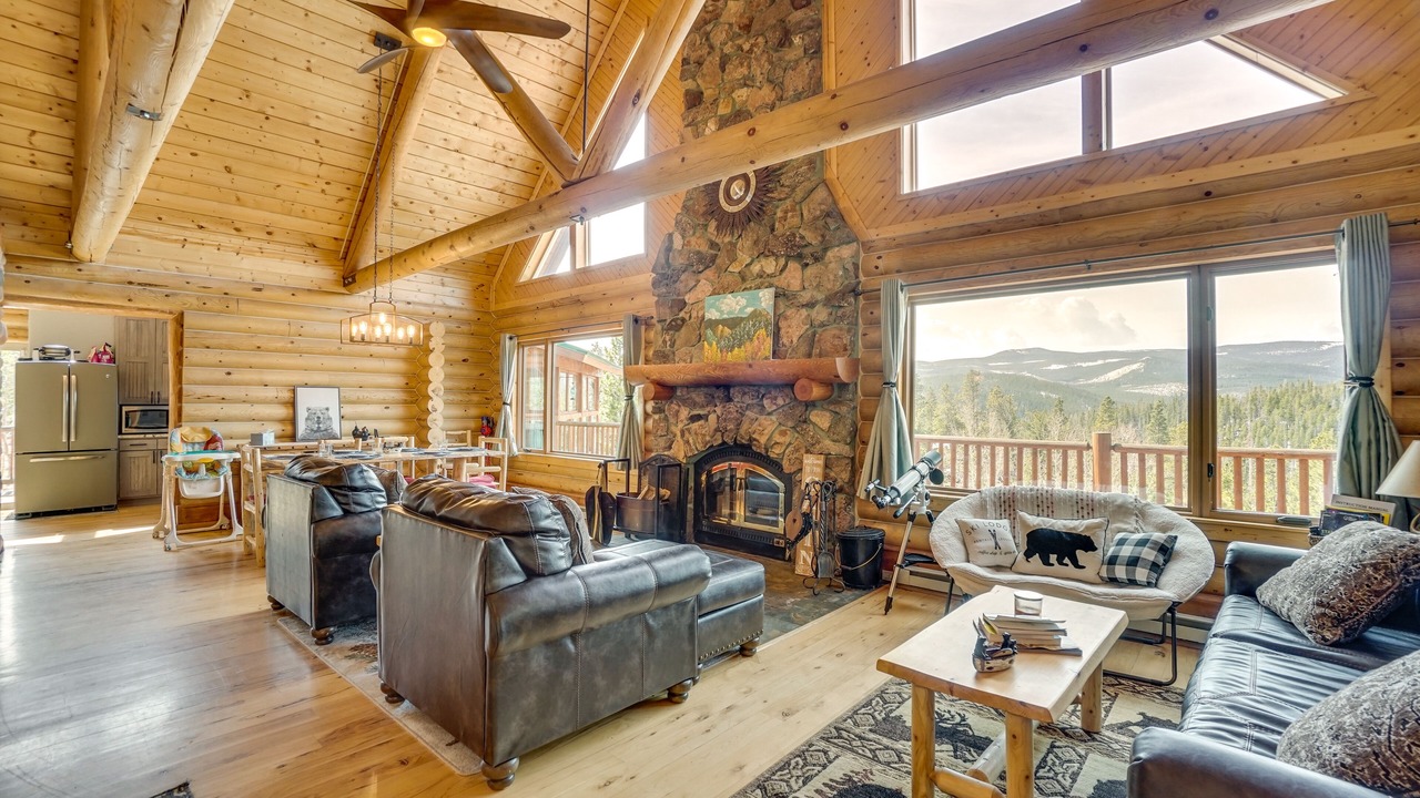 Photo of Livingroom in Crystal Lake
