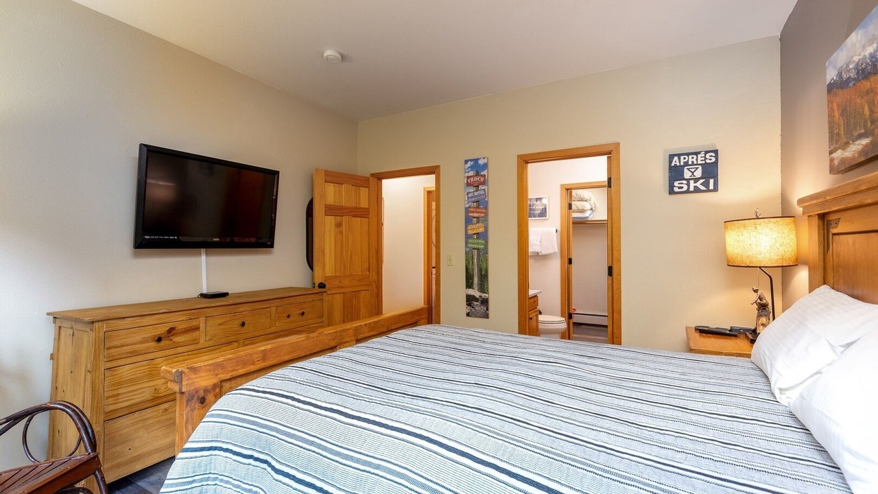 Photo of Bedroom in Mountain House
