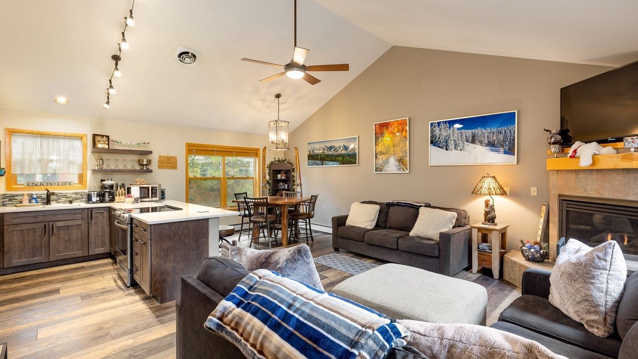 Photo of Livingroom in Mountain House