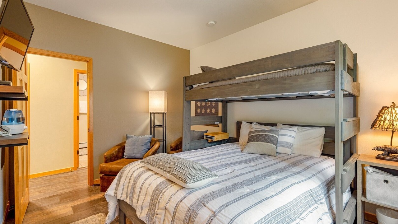 Photo of Bedroom in Mountain House