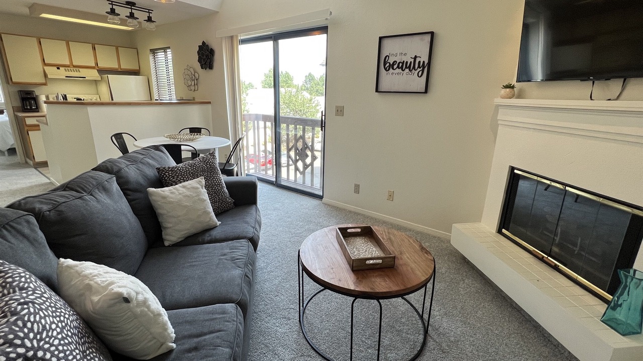 Photo of Livingroom in Englewood