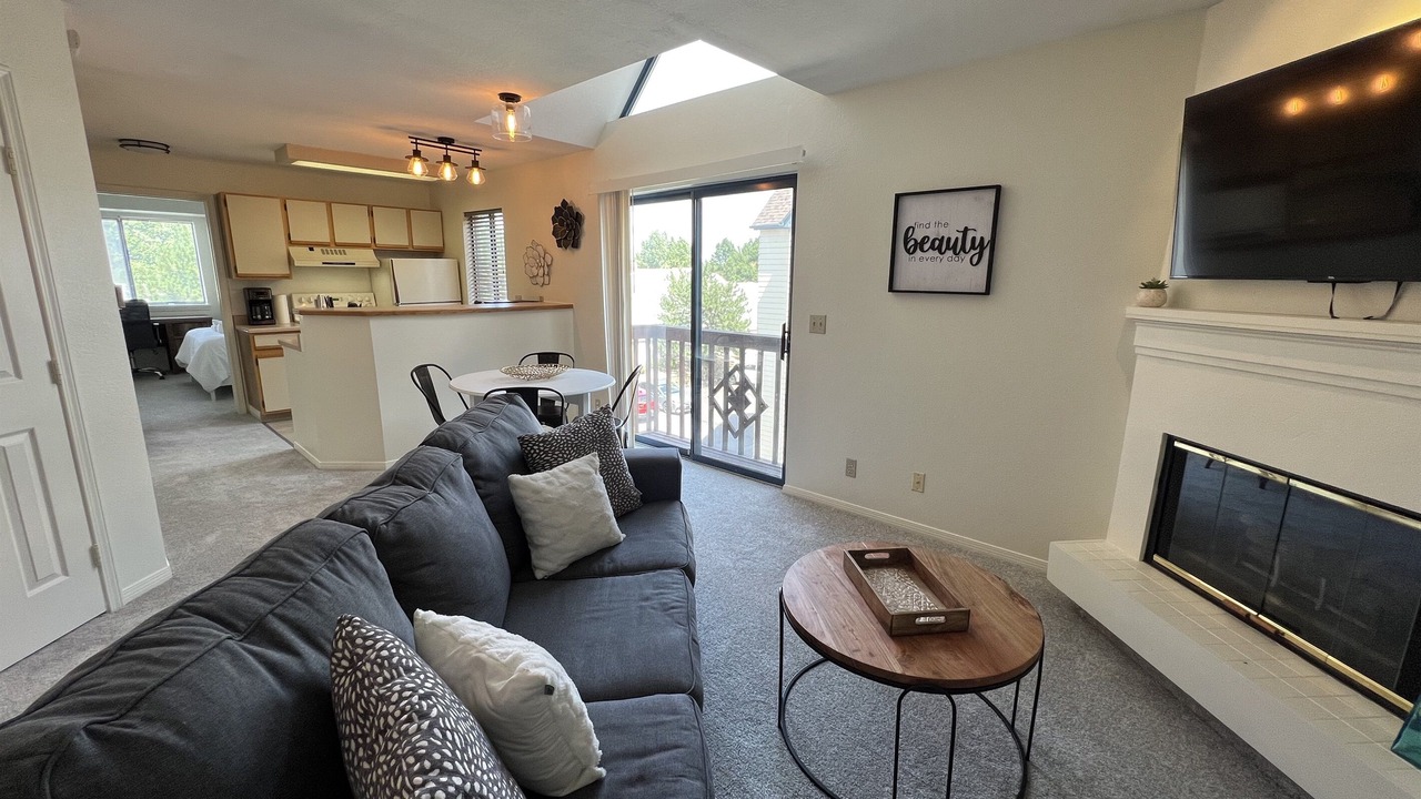 Photo of Livingroom in Englewood