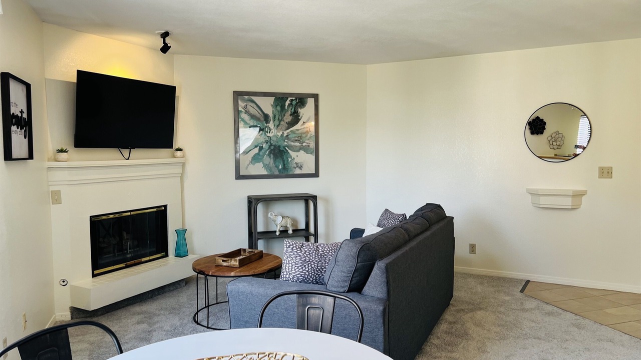 Photo of Livingroom in Englewood