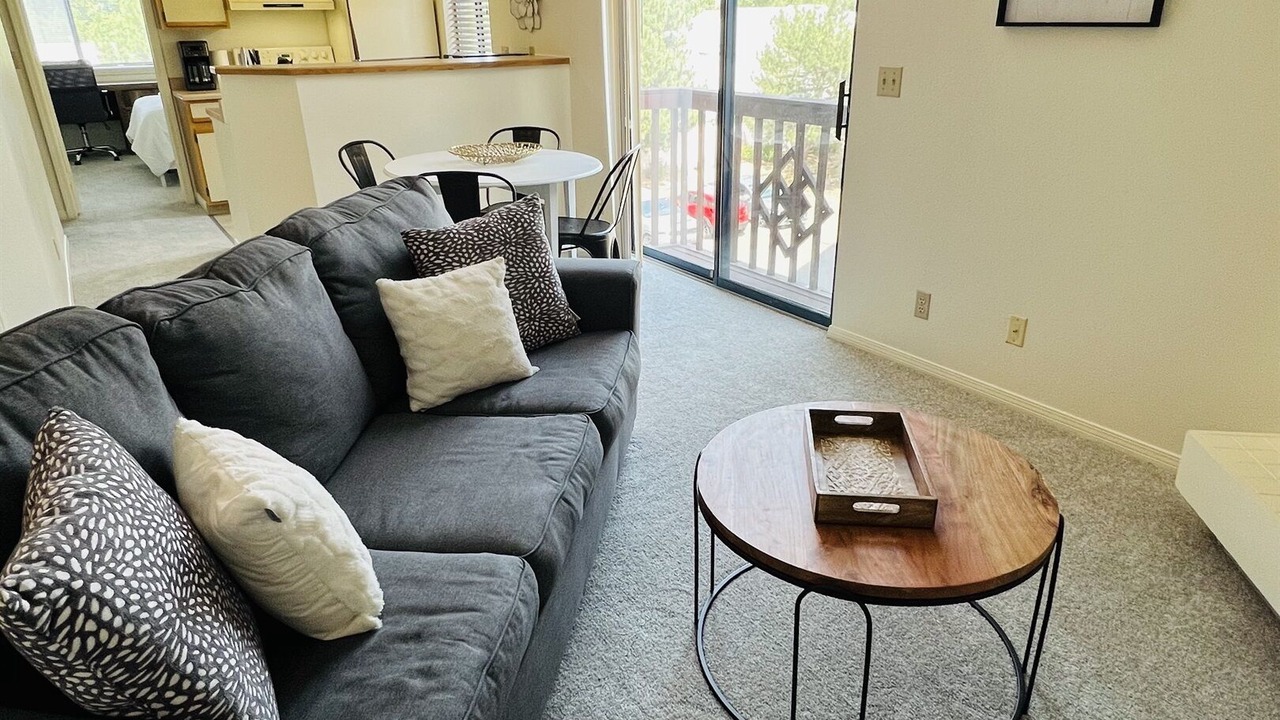 Photo of Livingroom in Englewood