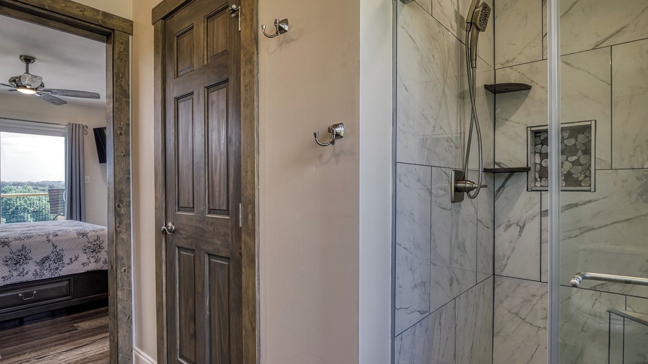 Photo of Bathroom in Kodak