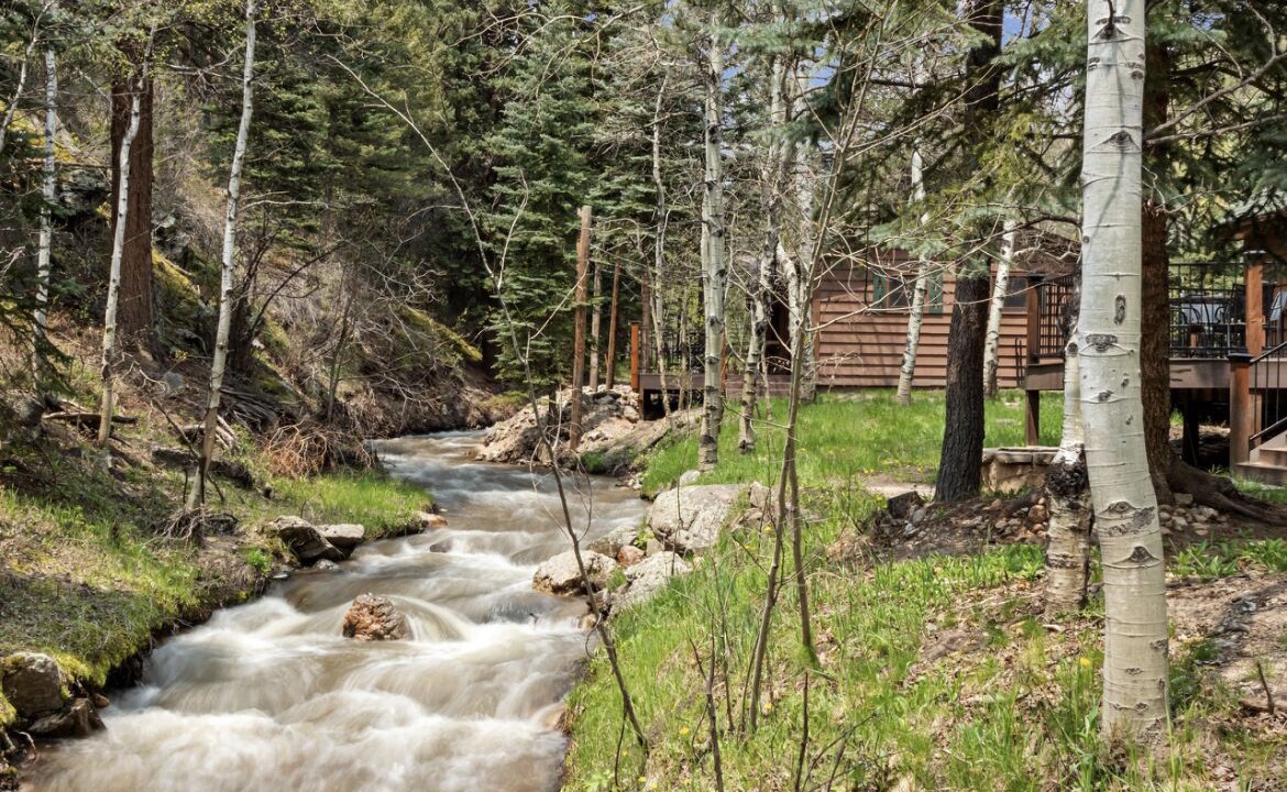 Photo of Outdoor in Drake
