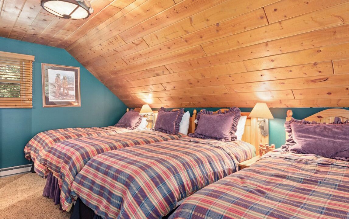 Photo of Bedroom in Drake