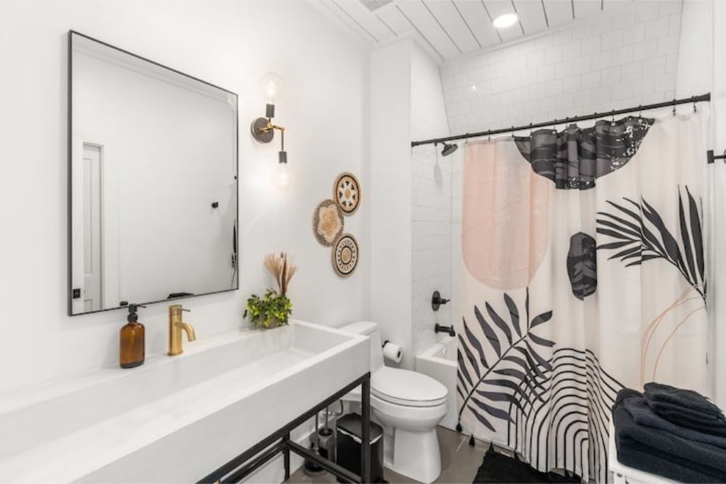 Photo of Bathroom in Hope Gardens