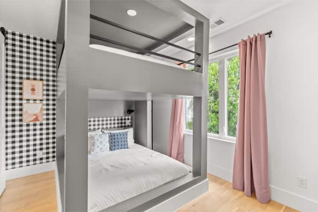 Photo of Bedroom in Hope Gardens