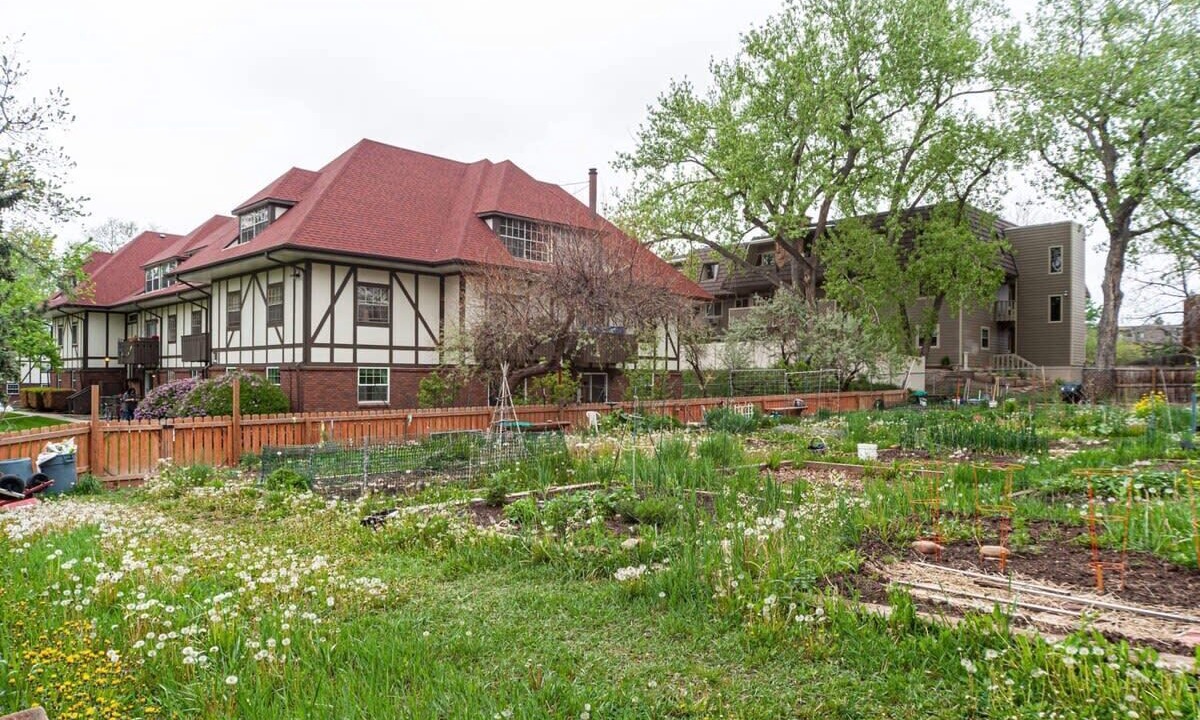 Photo of Outdoor in Glenwood Grove - North Iris