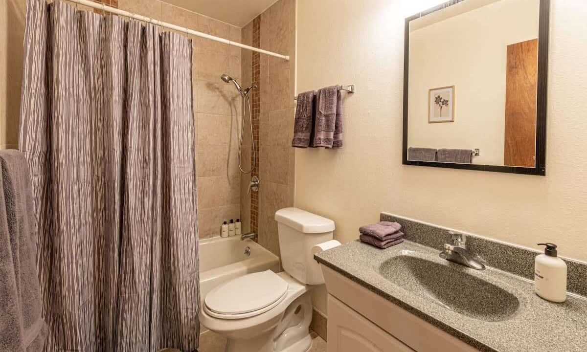 Photo of Bathroom in Glenwood Grove - North Iris