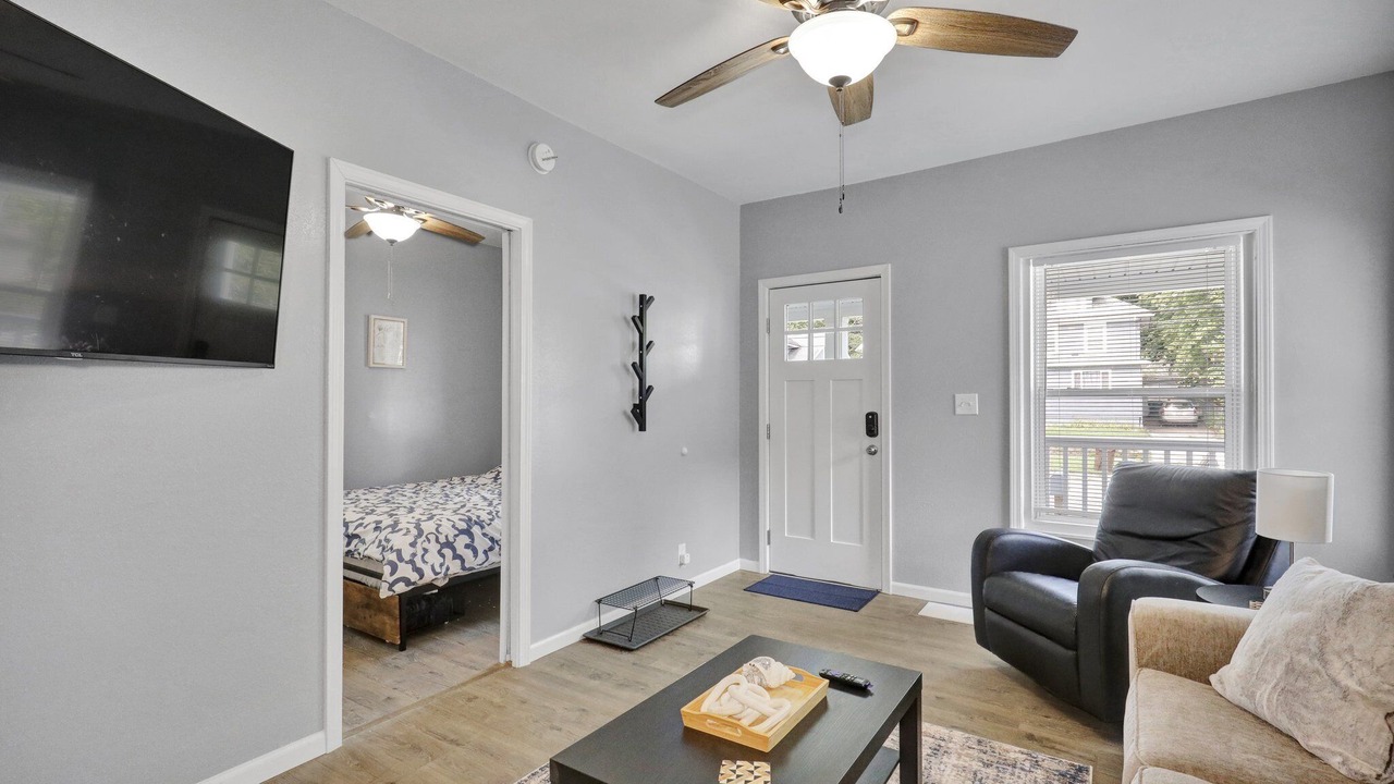 Photo of Livingroom in Lansing