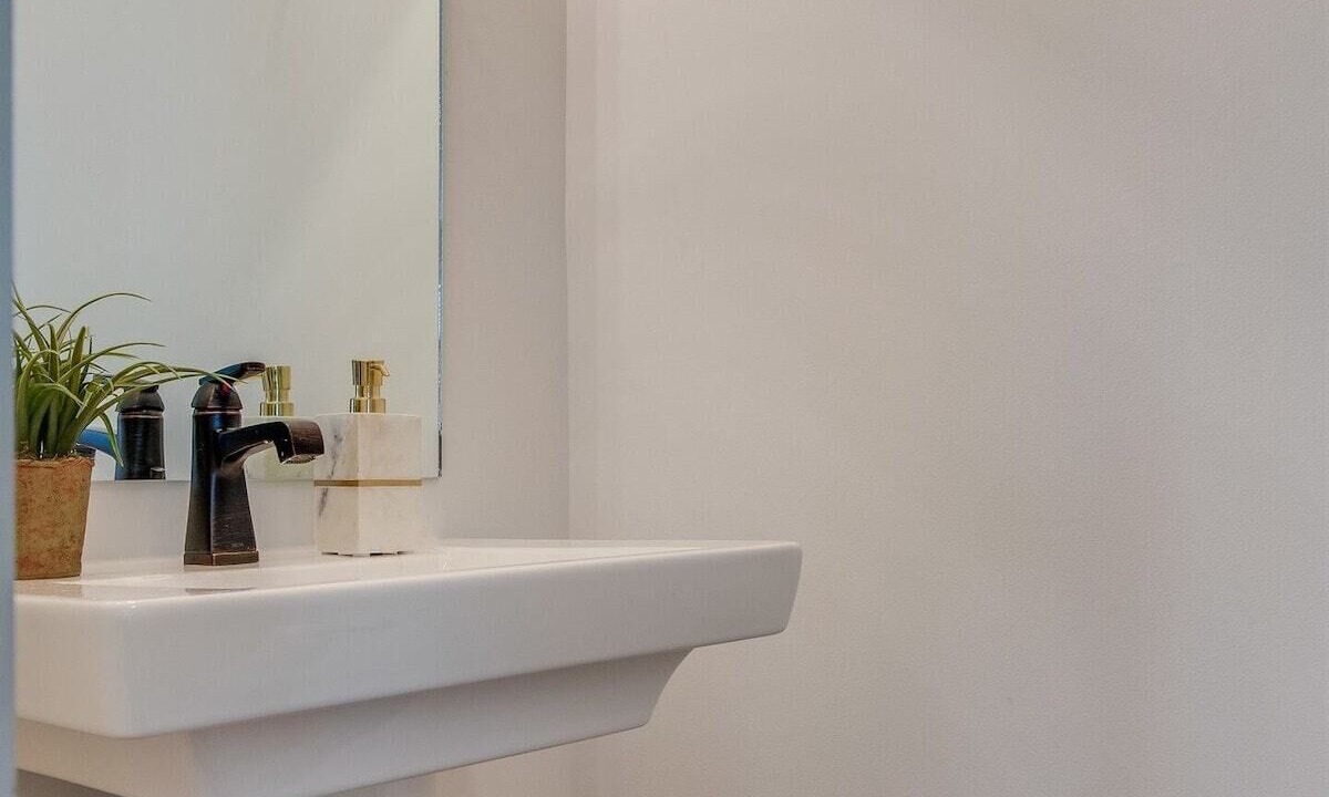 Photo of Bathroom in Hope Gardens