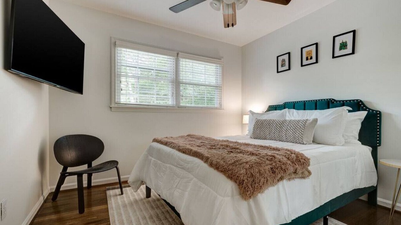 Photo of Bedroom in Crestline Heights