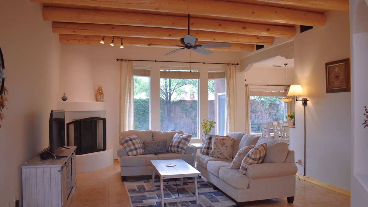 Photo of Livingroom in Paradise Hills Civic