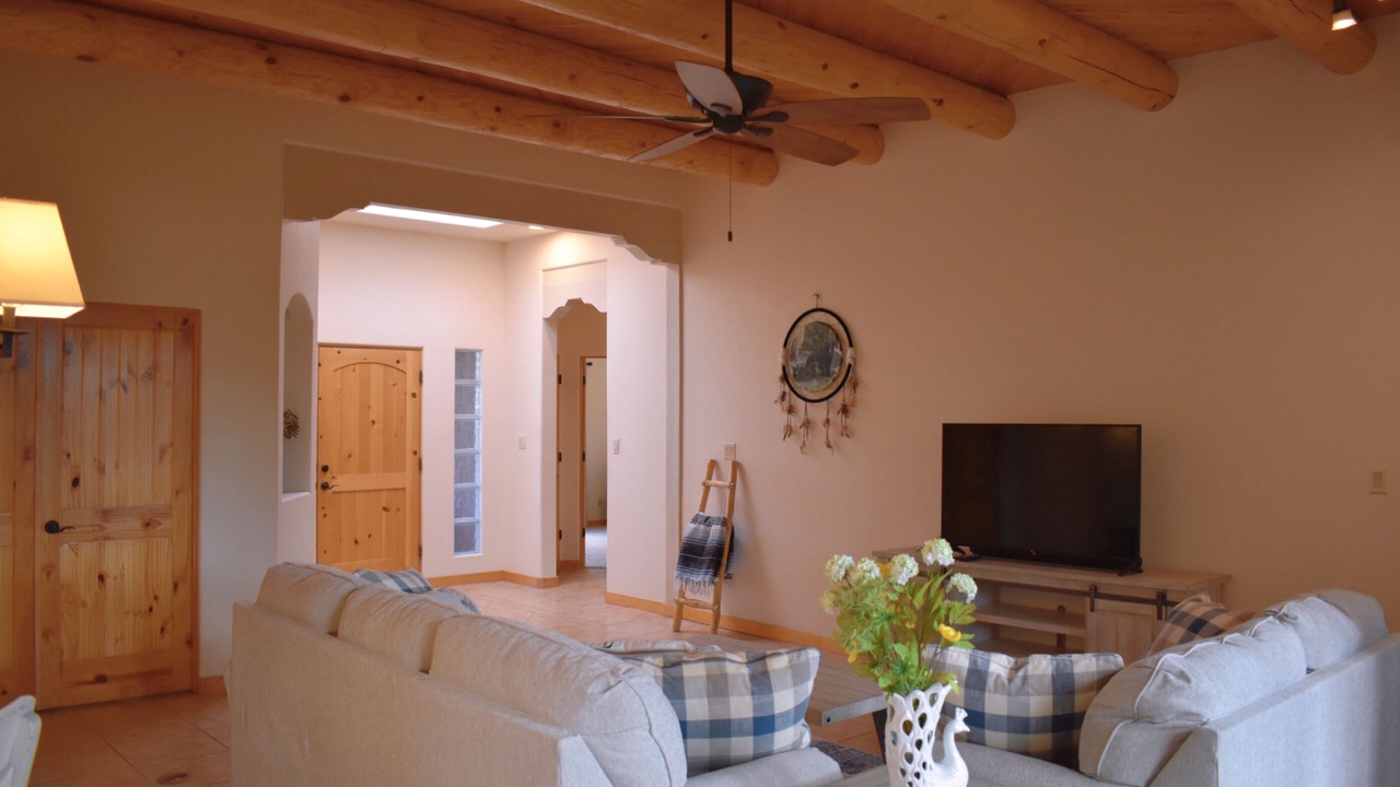 Photo of Livingroom in Paradise Hills Civic