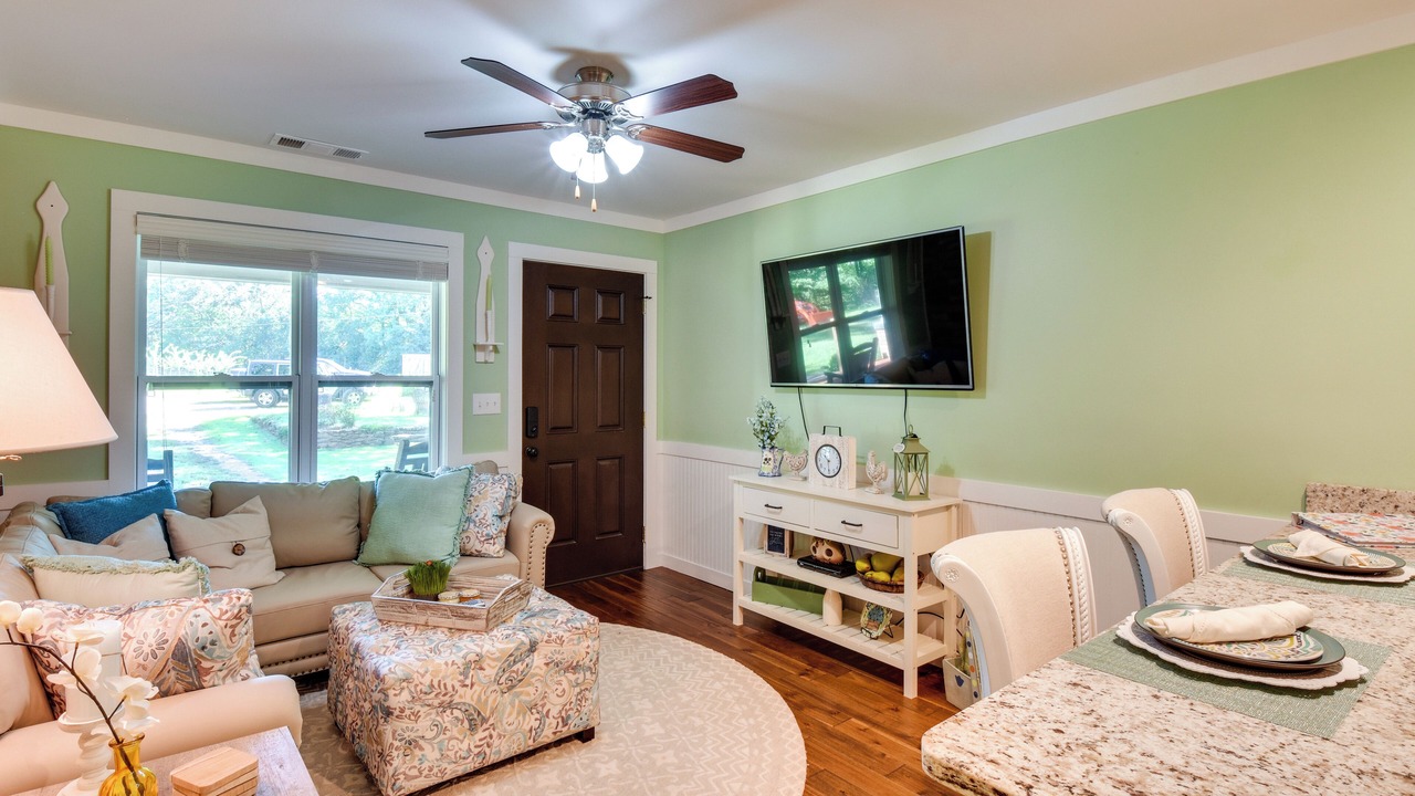 Photo of Livingroom in Watkinsville