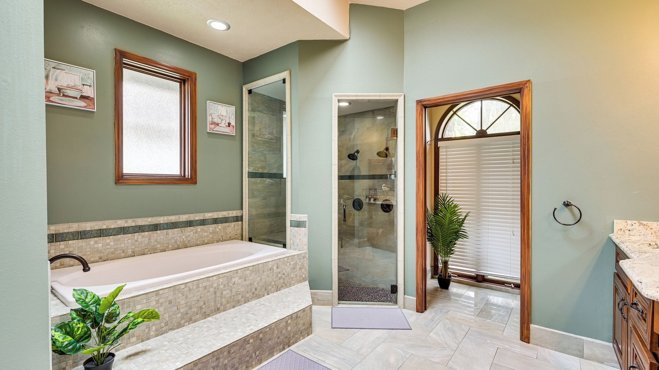 Photo of Bathroom in Temple Crest